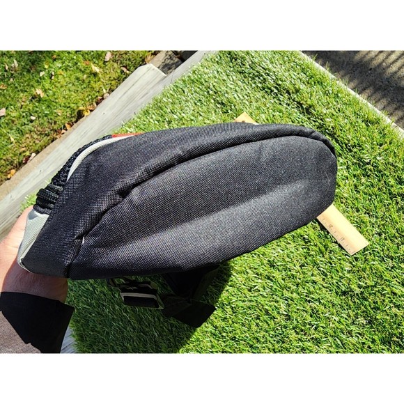 Walt Disney Mickey Mouse 'The Magic Begins With You' Vtg Cross Body Backpack - Picture 10 of 13